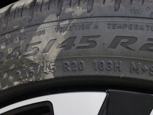 Used 2025 Volvo XC40 B5 Plus image 48