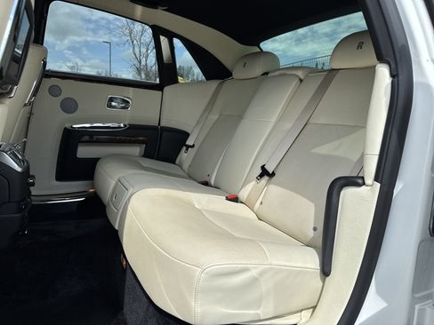 Used 2012 Rolls-Royce Ghost image 31