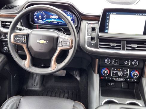 Used 2023 Chevrolet Suburban High Country image 10