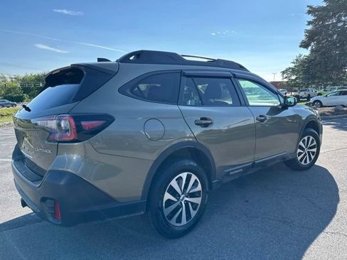 Used 2022 Subaru Outback Premium AWD/4WD image 5