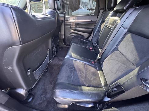 Used 2018 Jeep Grand Cherokee Altitude image 19