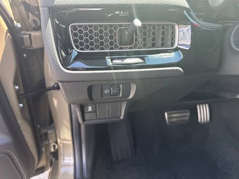 Certified 2025 Honda Civic Sport image 15