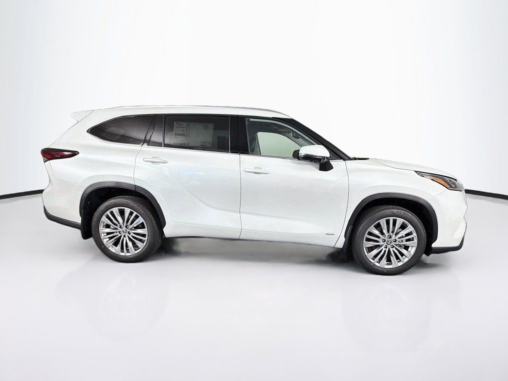 New 2026 Toyota Highlander Platinum AWD/4WD image 10