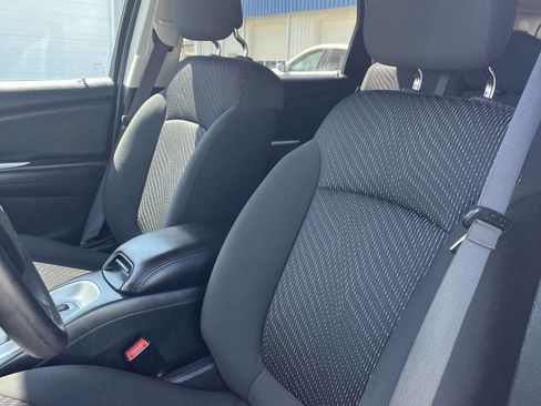 Used 2018 Dodge Journey SE w/ Safe & Sound Group image 14