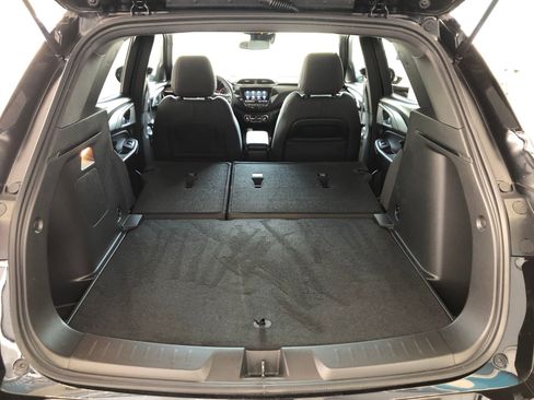 Used 2023 Chevrolet TrailBlazer RS w/ Technology Package FWD image 9