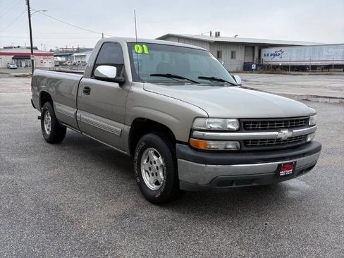 Used 2001 Chevrolet Silverado 1500 LS image 1