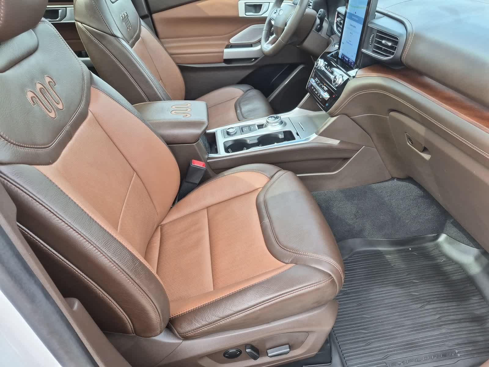 Used 2024 Ford Explorer King Ranch w/ Technology Package AWD/4WD image 23