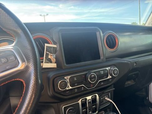 Used 2022 Jeep Gladiator Mojave w/ Trailer Tow Package image 21