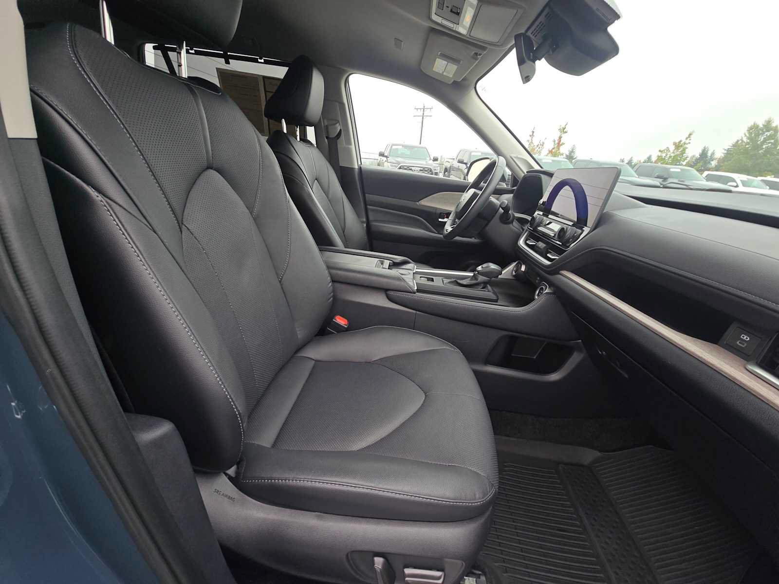 Certified 2024 Toyota Grand Highlander AWD image 11