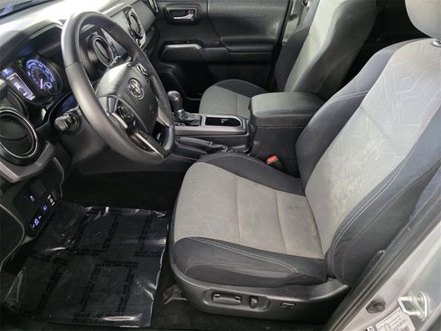Used 2022 Toyota Tacoma SR5 image 9