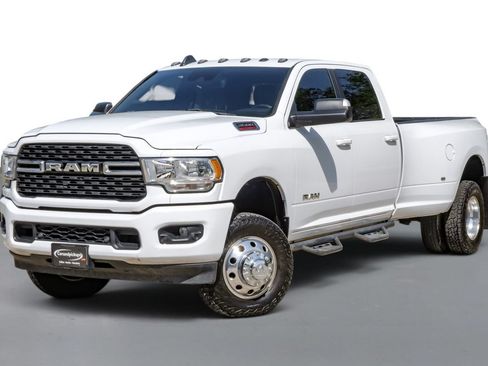 Used 2022 RAM 3500 Big Horn w/ Level C Equiment Group AWD/4WD image 4