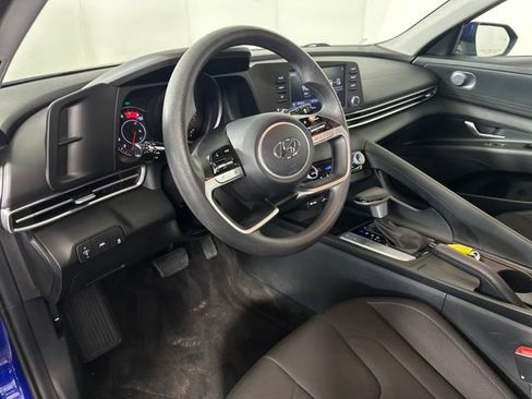 Used 2023 Hyundai Elantra SEL w/ Preferred Accessory Package image 13