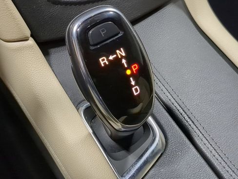 Used 2019 Cadillac XT5 FWD image 42