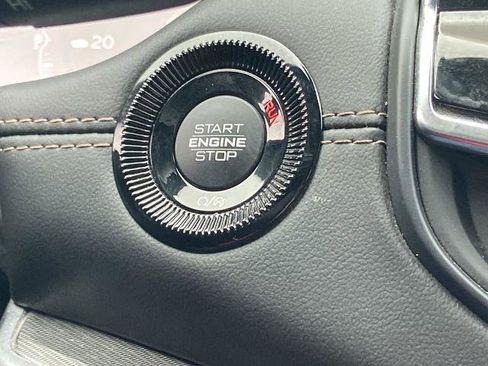 Used 2024 Jeep Compass Limited image 12