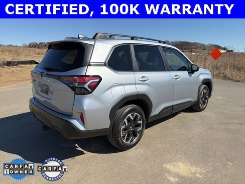 Used 2025 Subaru Forester Premium image 3