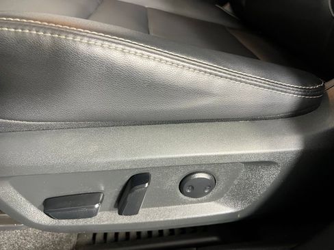 Used 2023 Nissan Rogue SL w/ SL Premium Package image 25