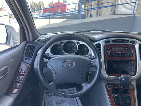 Used 2004 Toyota Highlander 2WD V6 image 11