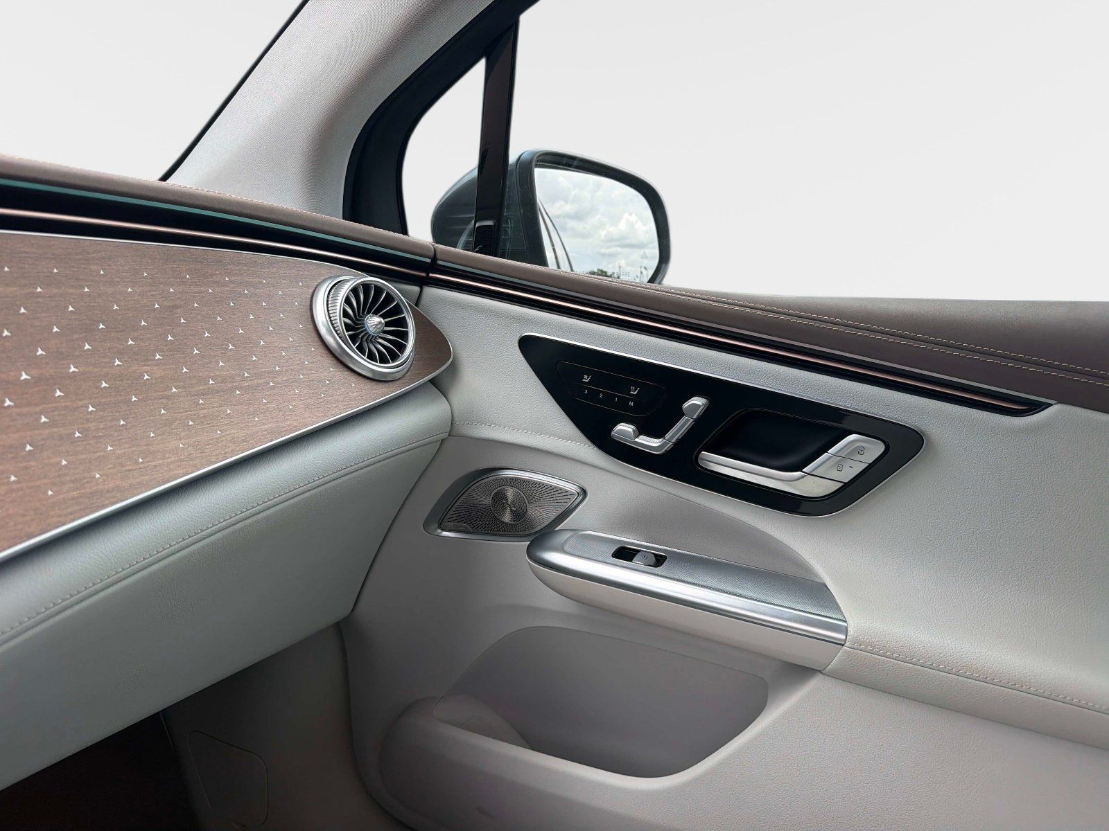 Certified 2023 Mercedes-Benz EQE 350+ SUV image 20