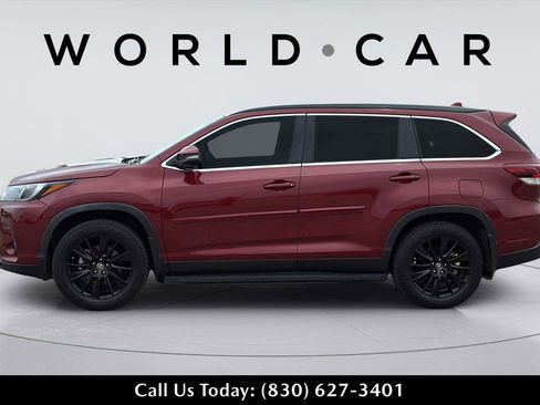 Used 2019 Toyota Highlander SE FWD image 12