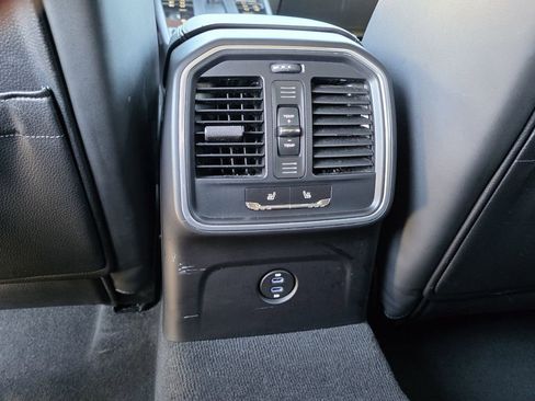 Used 2022 Porsche Macan image 15