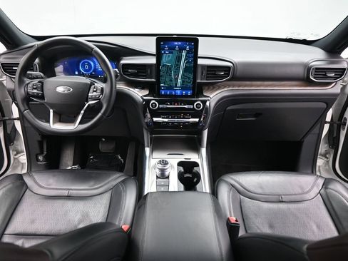 Certified 2022 Ford Explorer Platinum w/ Technology Package image 24