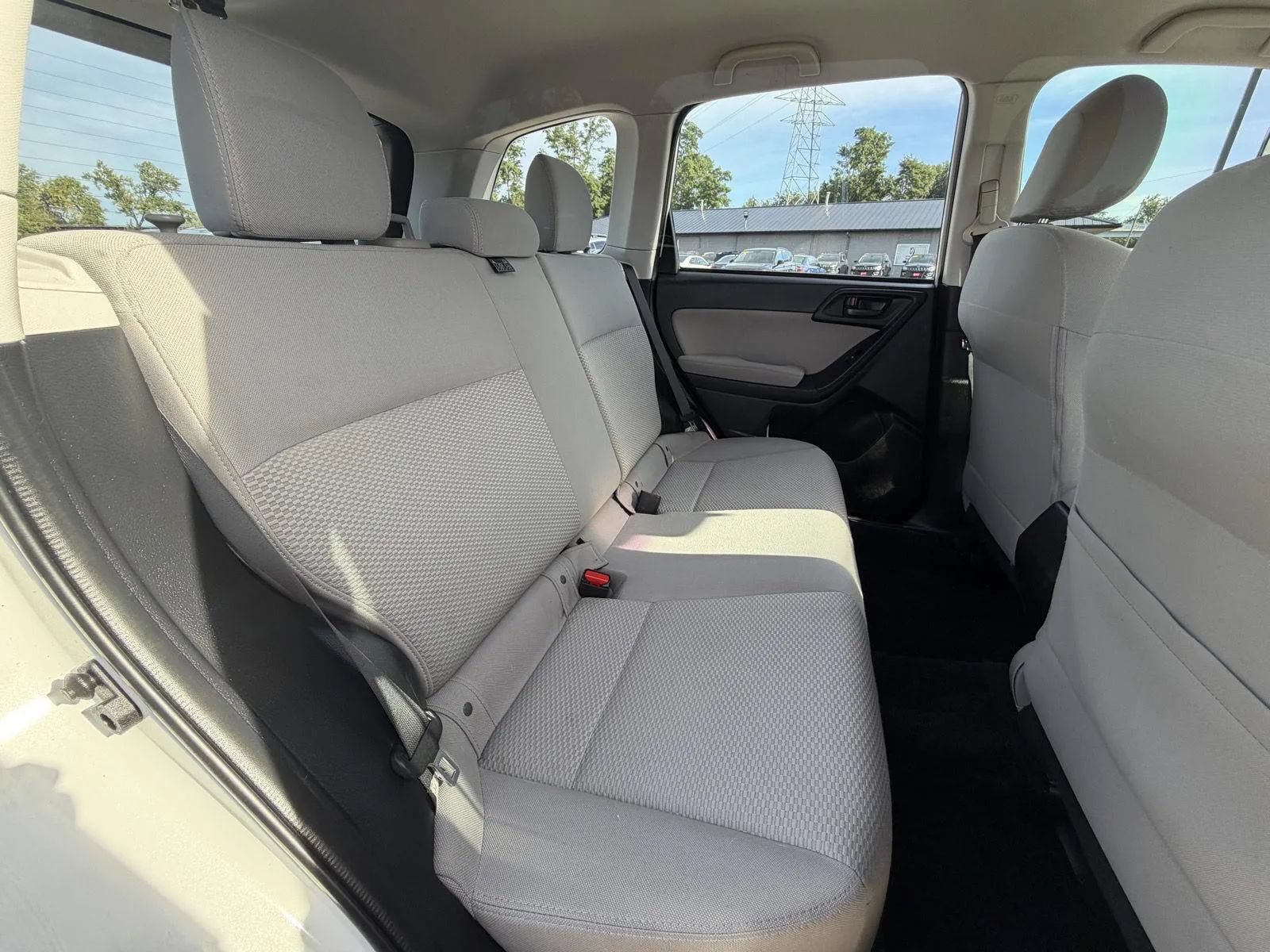Used 2014 Subaru Forester 2.5i AWD/4WD image 18