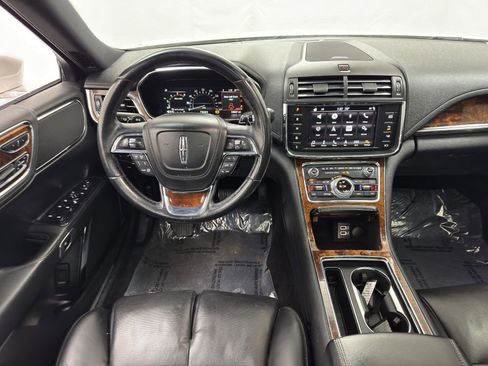 Used 2017 Lincoln Continental Reserve w/ Technology Package image 24