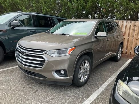 Used 2020 Chevrolet Traverse High Country w/ LPO, Floor Liner Package FWD image 3