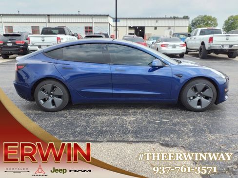 Used 2021 Tesla Model 3 Standard Range Plus image 2