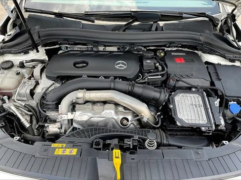 Certified 2024 Mercedes-Benz GLA 250 4MATIC image 32