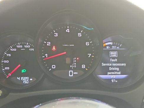 Used 2018 Porsche Macan AWD/4WD image 25