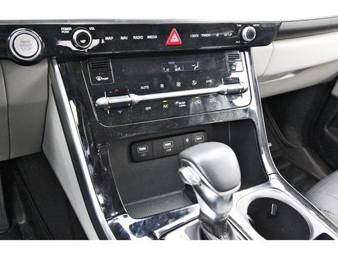 Used 2024 Kia Carnival SX Prestige FWD image 30