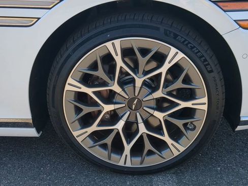 Used 2025 Genesis G90 3.5T AWD/4WD image 10