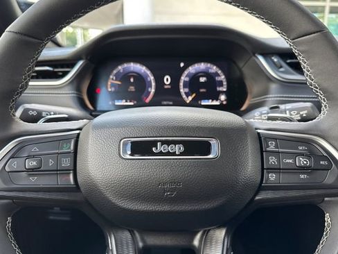 Used 2024 Jeep Grand Cherokee L Altitude AWD/4WD image 37