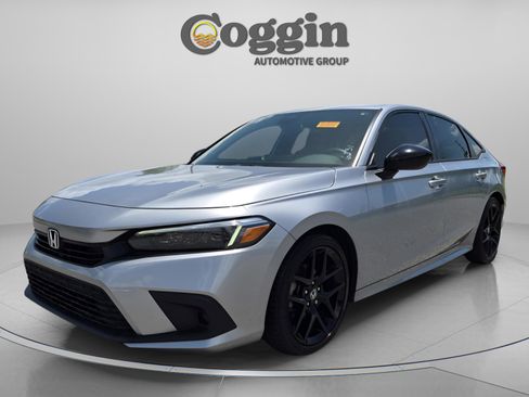Used 2023 Honda Civic Sport image 2