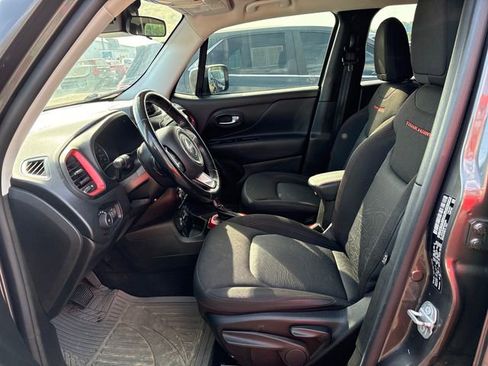 Used 2017 Jeep Renegade Trailhawk AWD/4WD image 7
