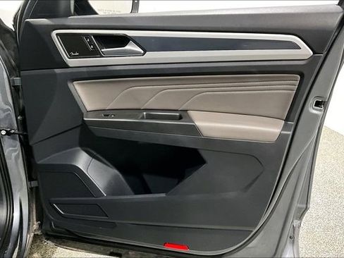 Used 2023 Volkswagen Atlas SEL R-Line image 29