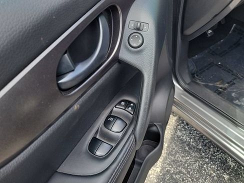 Used 2020 Nissan Rogue Sport S FWD image 16