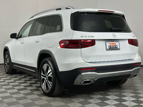 Used 2026 Mercedes-Benz GLB 250 4MATIC image 32