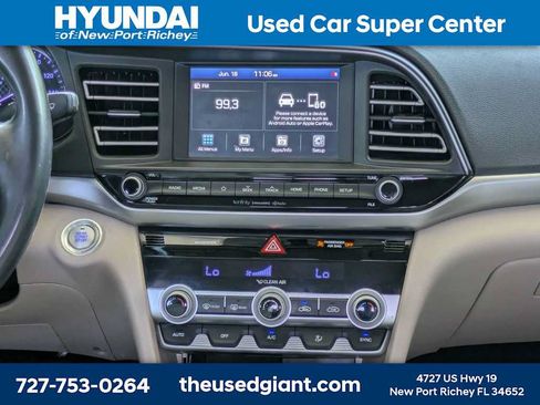 Used 2020 Hyundai Elantra Limited FWD image 18