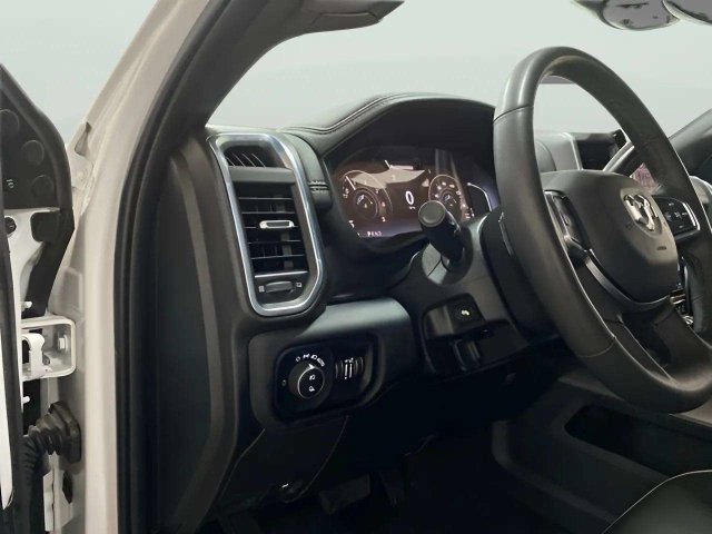 Used 2025 RAM 2500 Laramie AWD/4WD image 15
