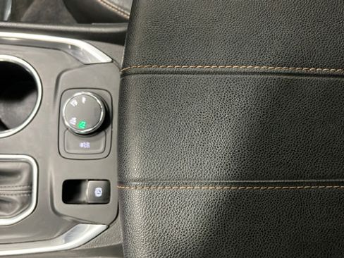 Used 2019 Chevrolet Traverse LT AWD/4WD image 20