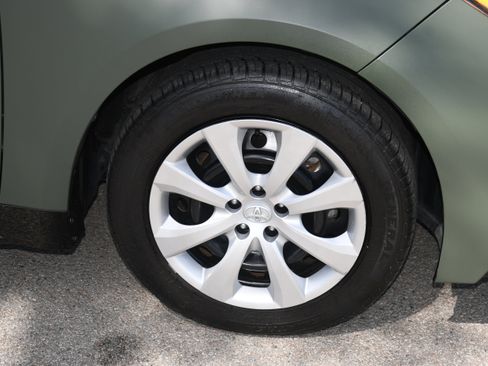 Used 2021 Toyota Corolla LE image 20