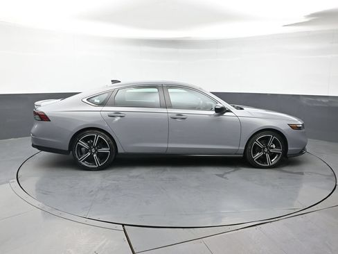 Used 2023 Honda Accord Sport image 7