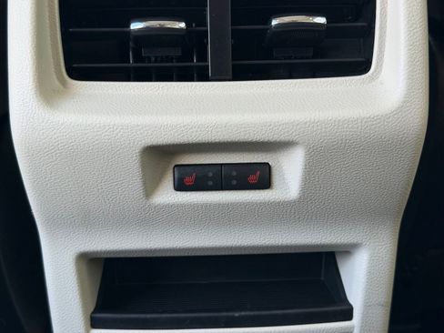 Used 2019 Ford Edge Titanium w/ Equipment Group 301A AWD/4WD image 29