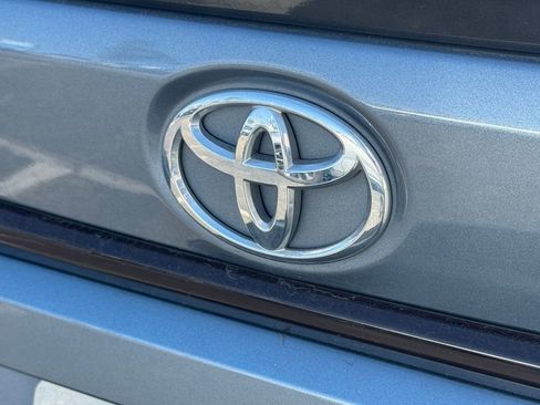 Used 2022 Toyota Corolla XSE FWD image 17