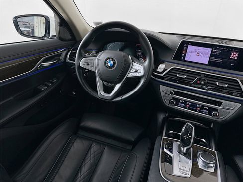 Used 2020 BMW 750i xDrive w/ Cold Weather Package image 24