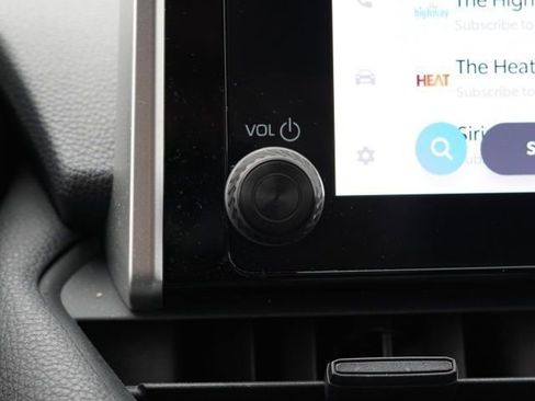 Certified 2025 Toyota RAV4 SE image 26