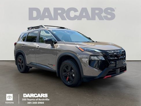 Used 2026 Nissan Rogue SV AWD/4WD image 1
