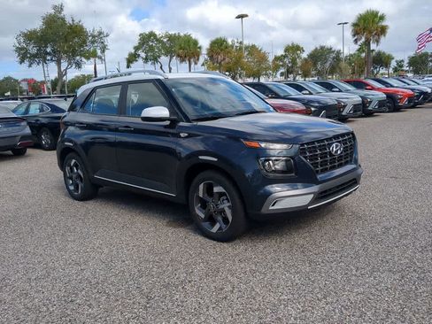 New 2026 Hyundai Venue SEL FWD image 9